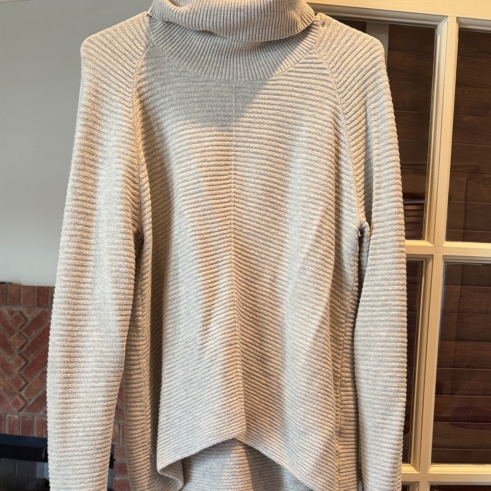 Cozy Gray Turtleneck Sweater KUHL